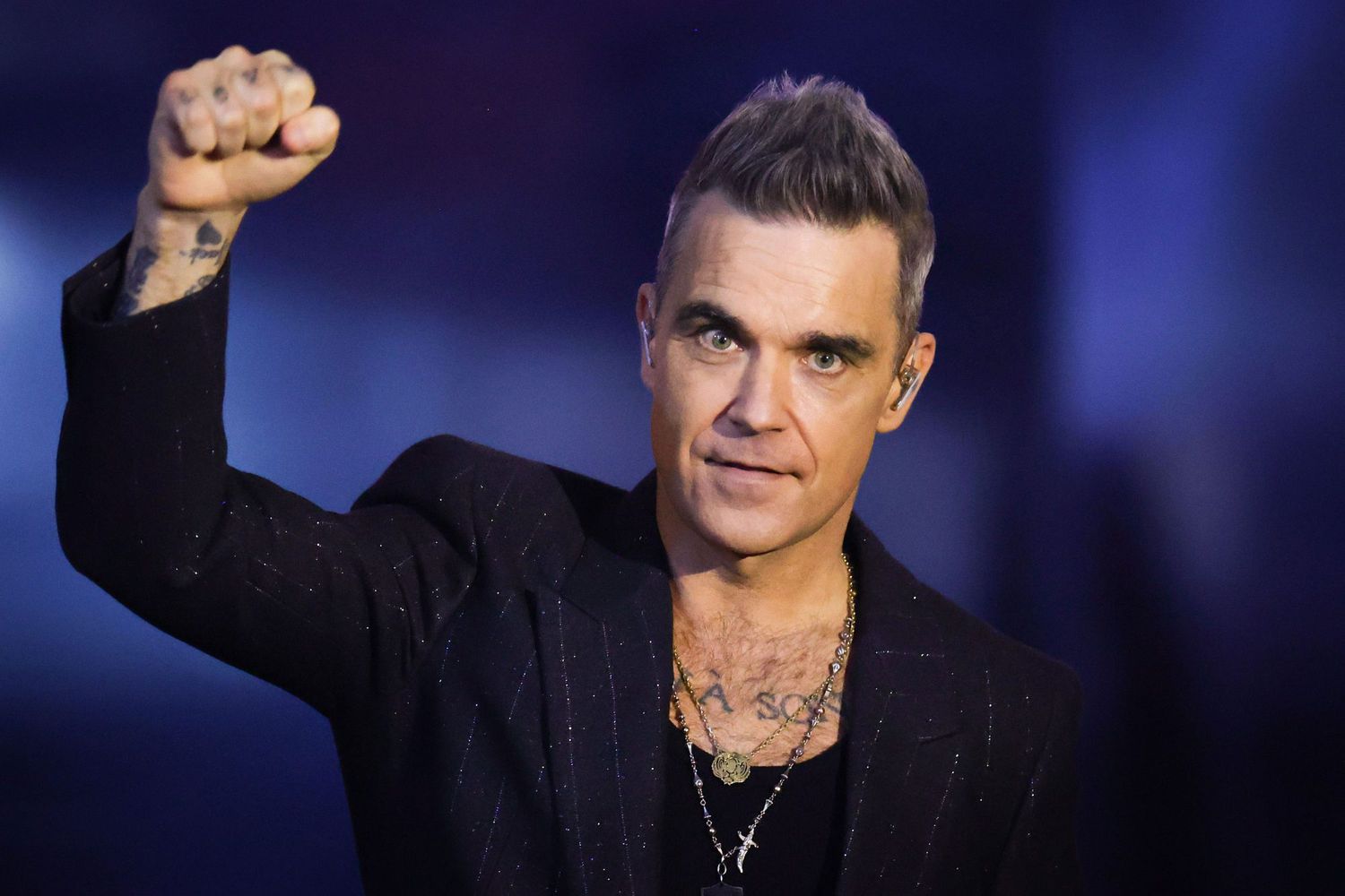 8-astounding-facts-about-robbie-williams