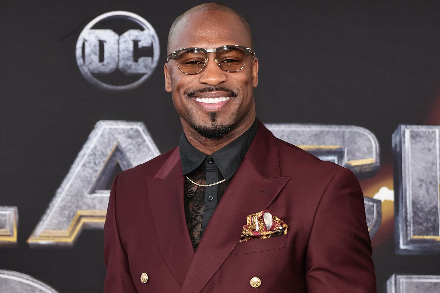 8-enigmatic-facts-about-vernon-davis
