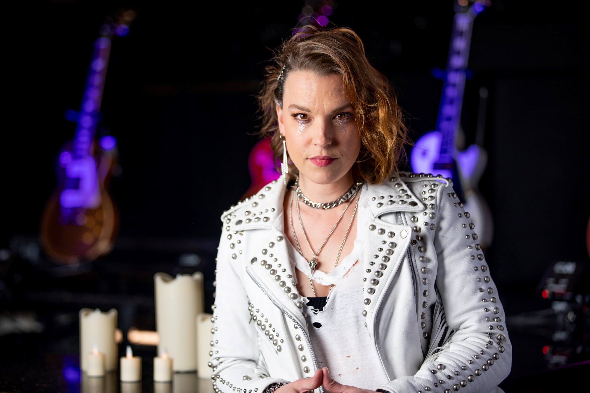 8-extraordinary-facts-about-lzzy-hale