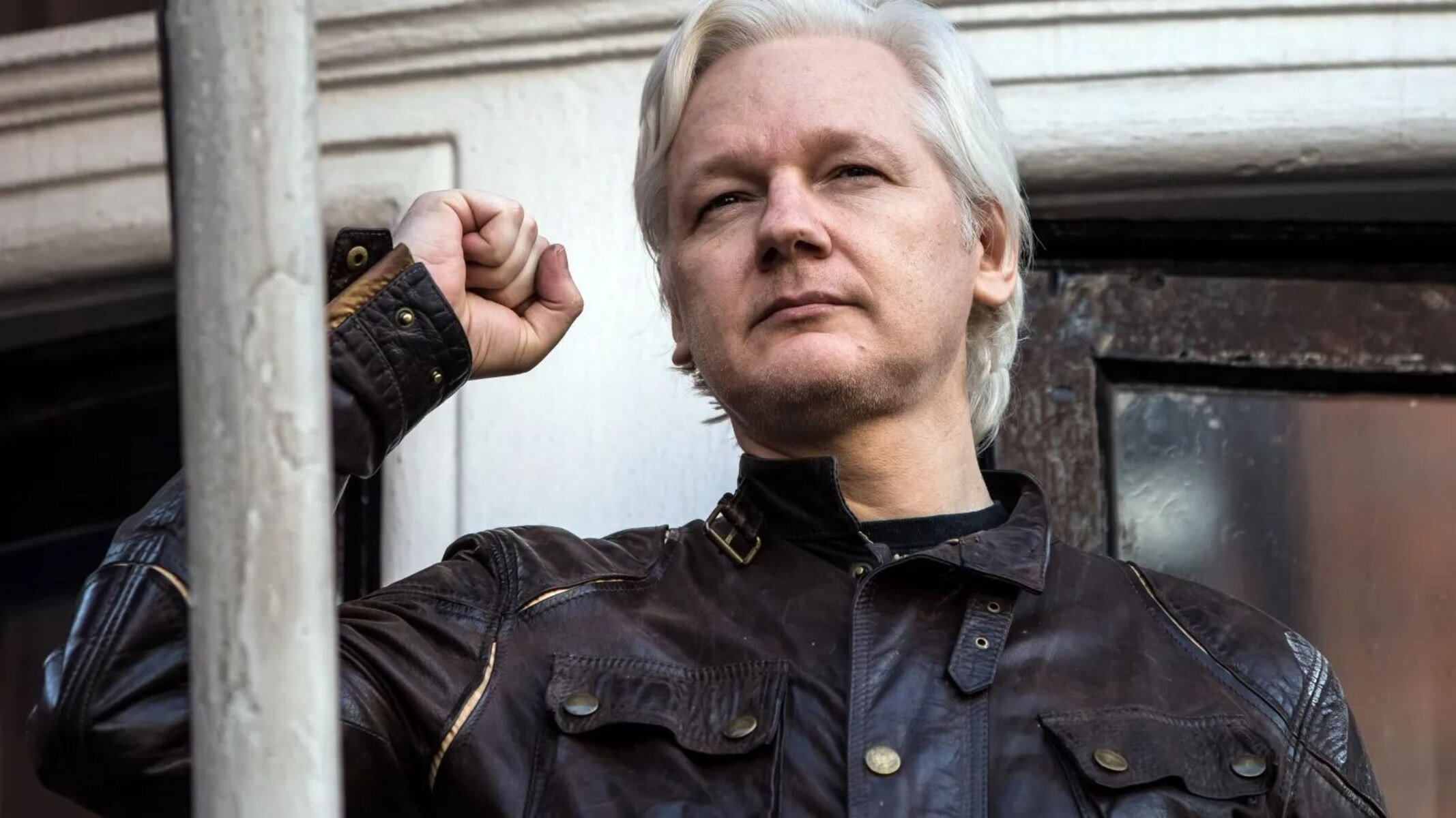 8-mind-blowing-facts-about-julian-assange-facts