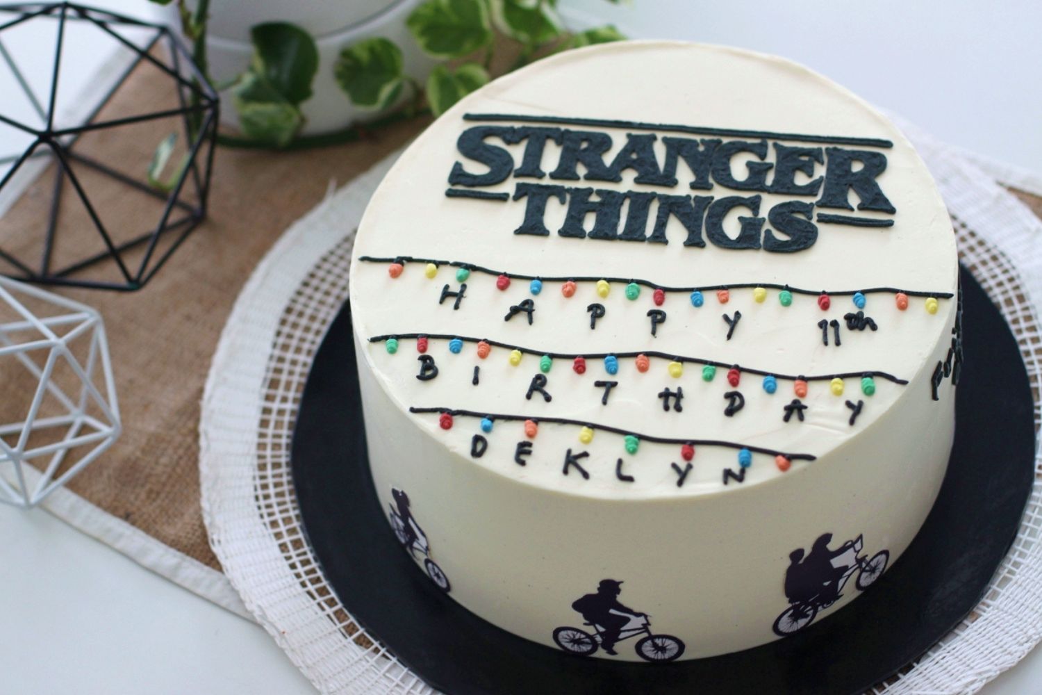 8-unbelievable-facts-about-stranger-things-cake