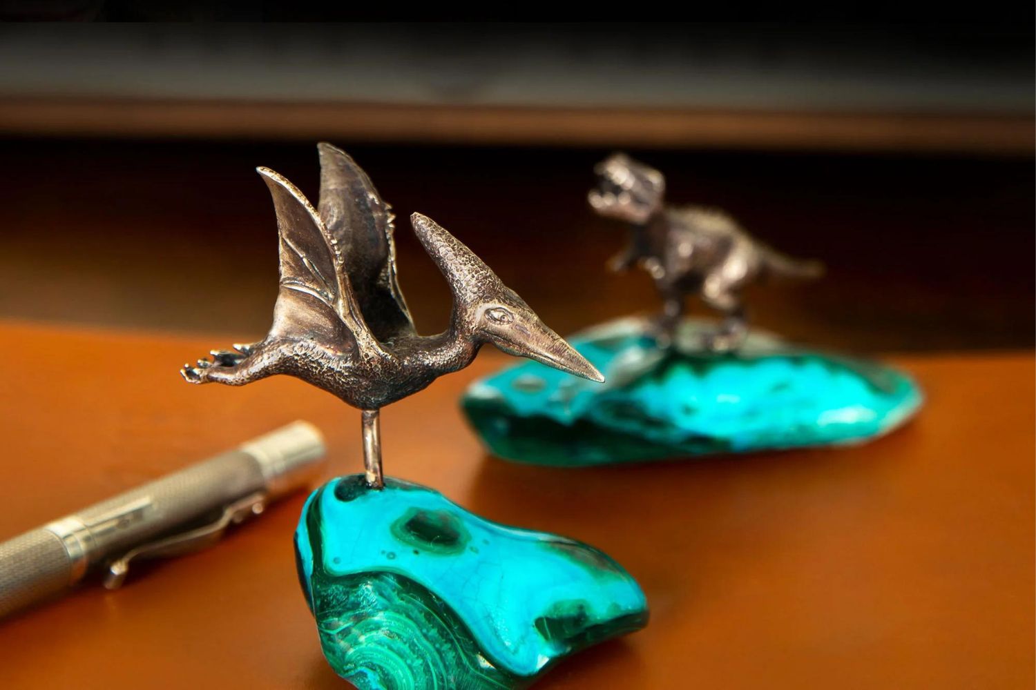 9-extraordinary-facts-about-desk-ornament