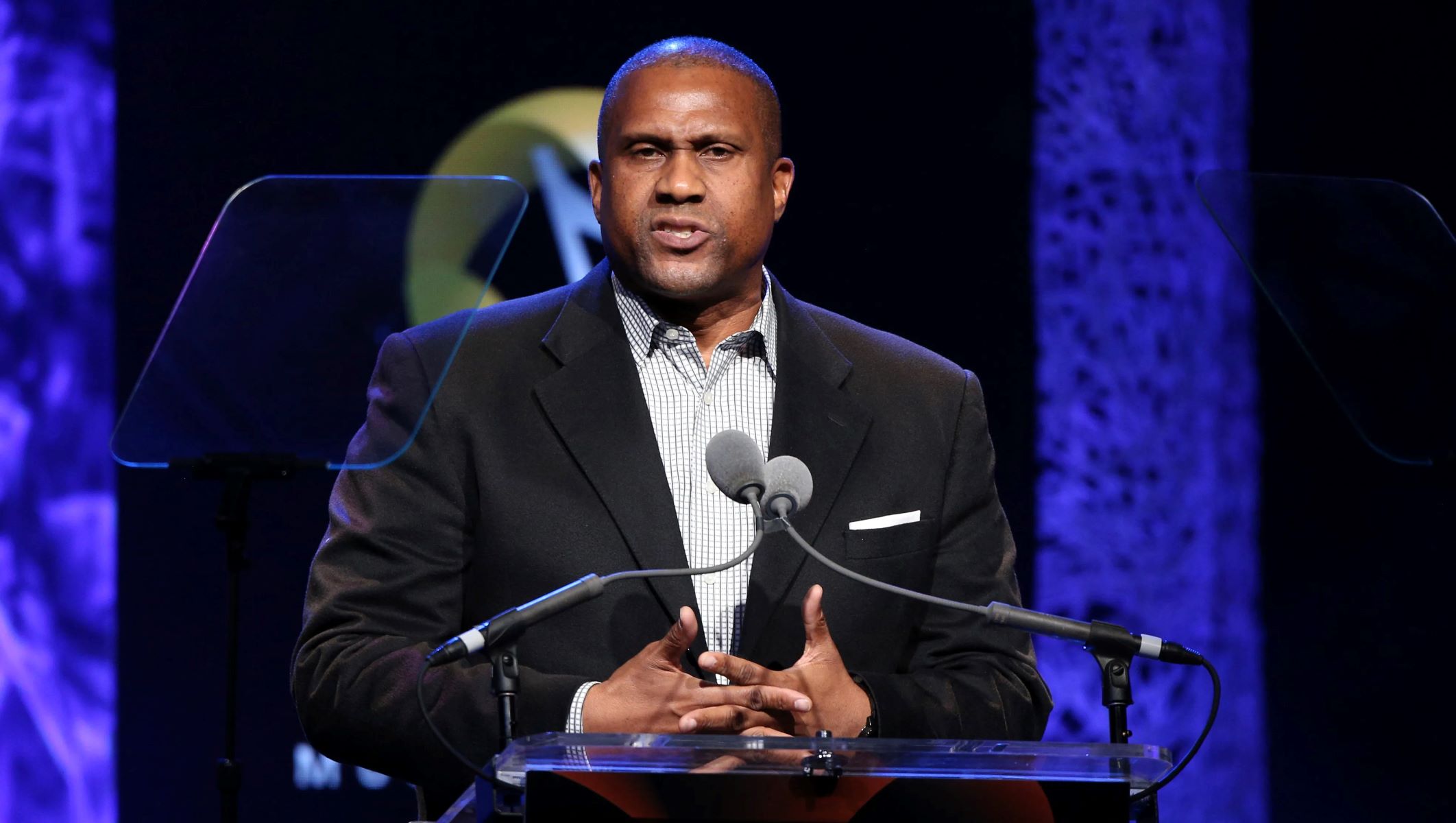 9-extraordinary-facts-about-tavis-smiley