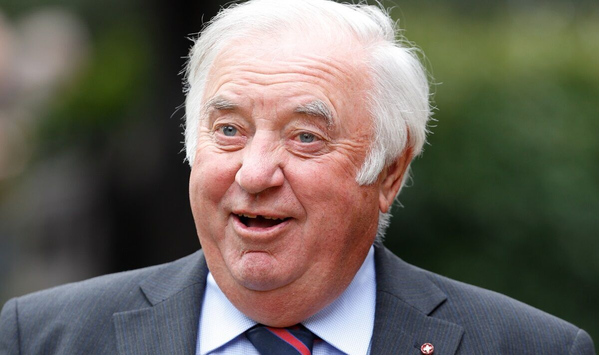 10-extraordinary-facts-about-jimmy-tarbuck