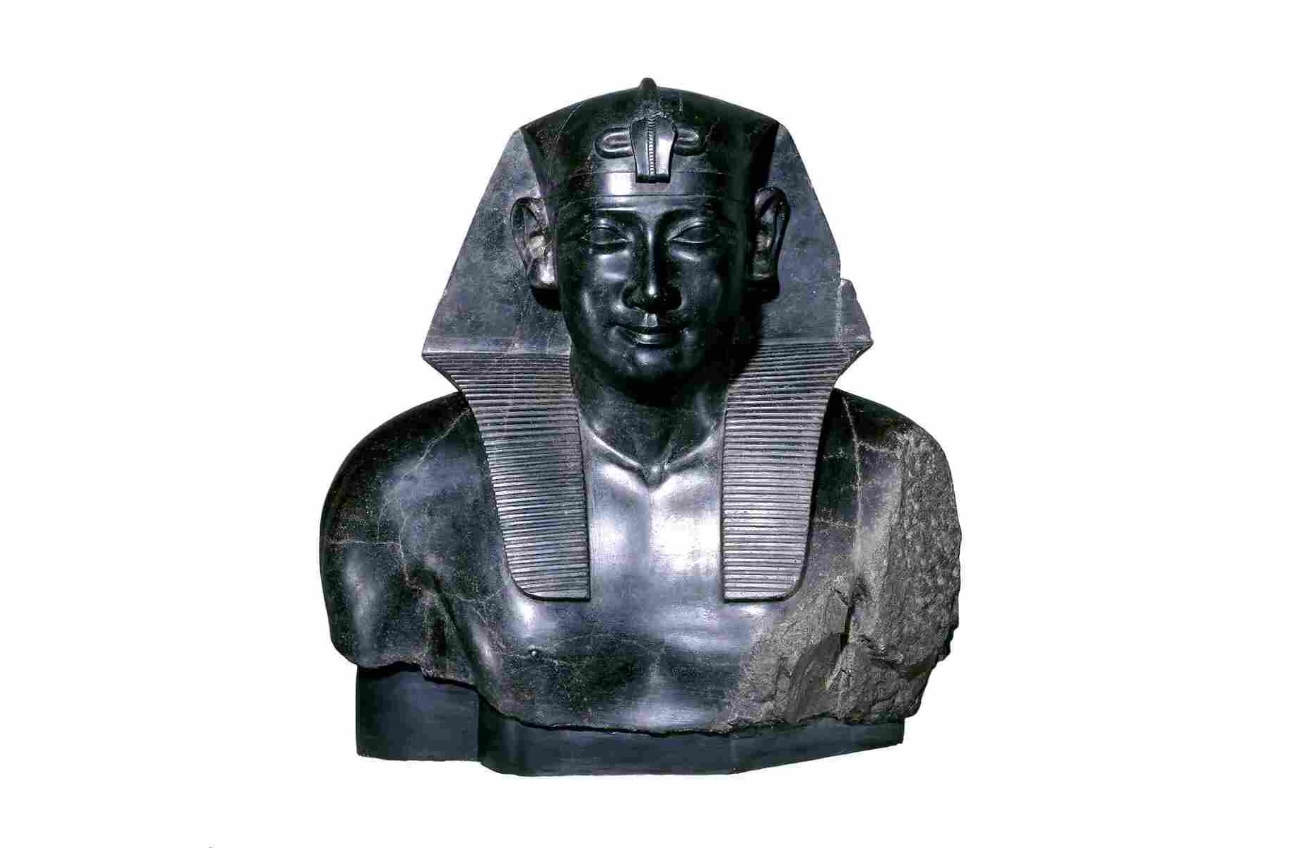 10-unbelievable-facts-about-the-pharaoh-of-the-ptolemaic-kingdom-of-egypt-statue