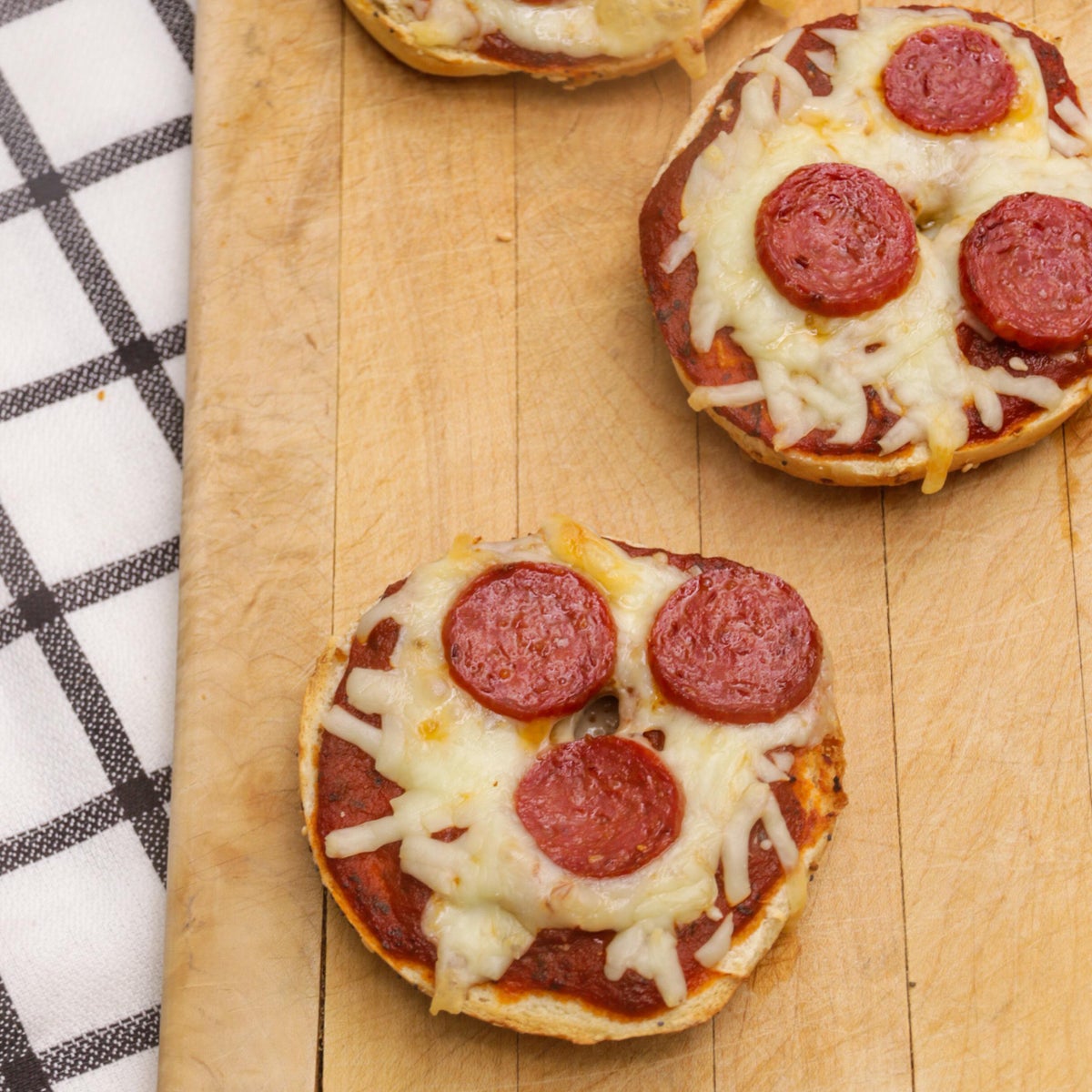 18 Pizza Bagels Nutrition Facts