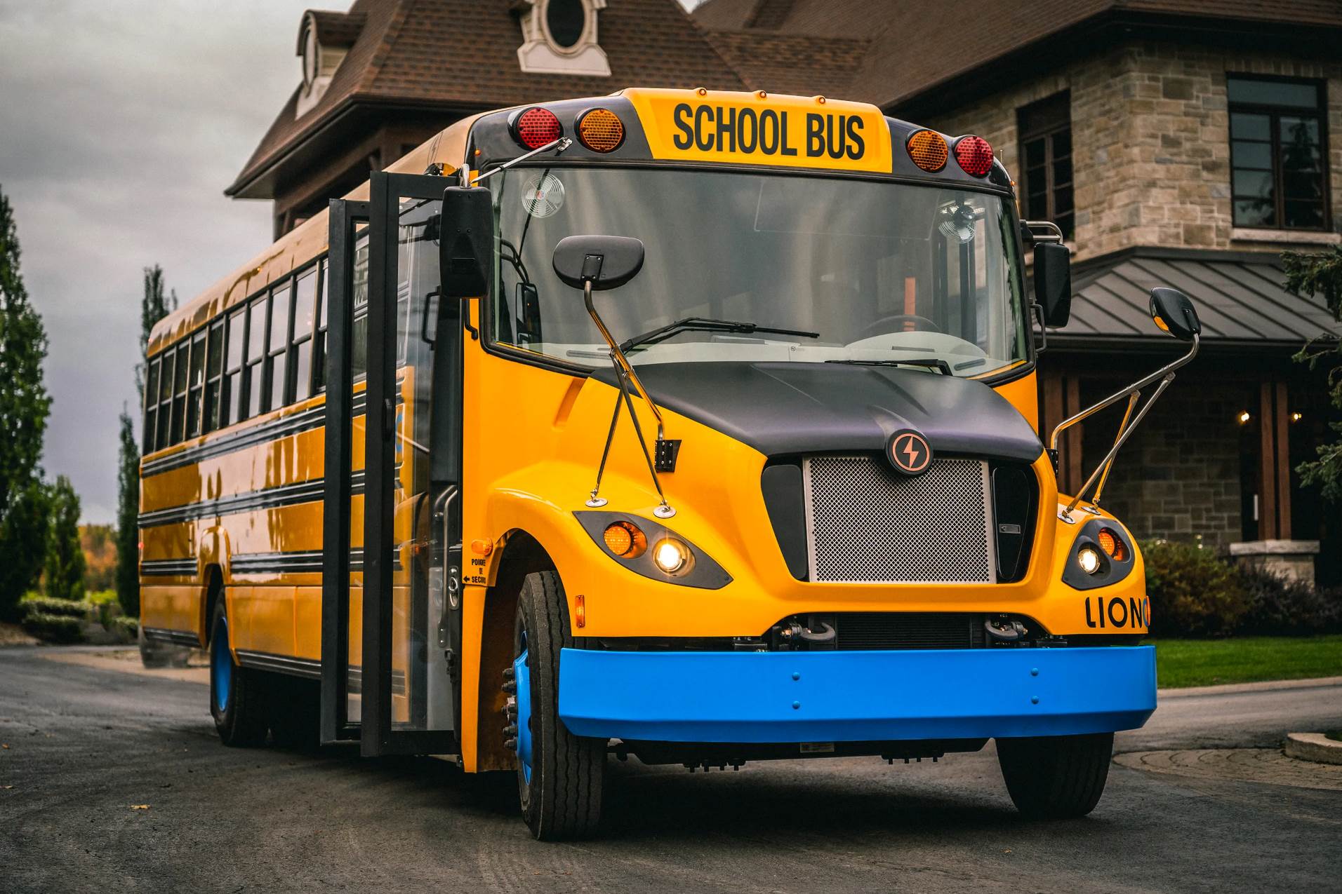 10-school-bus-facts