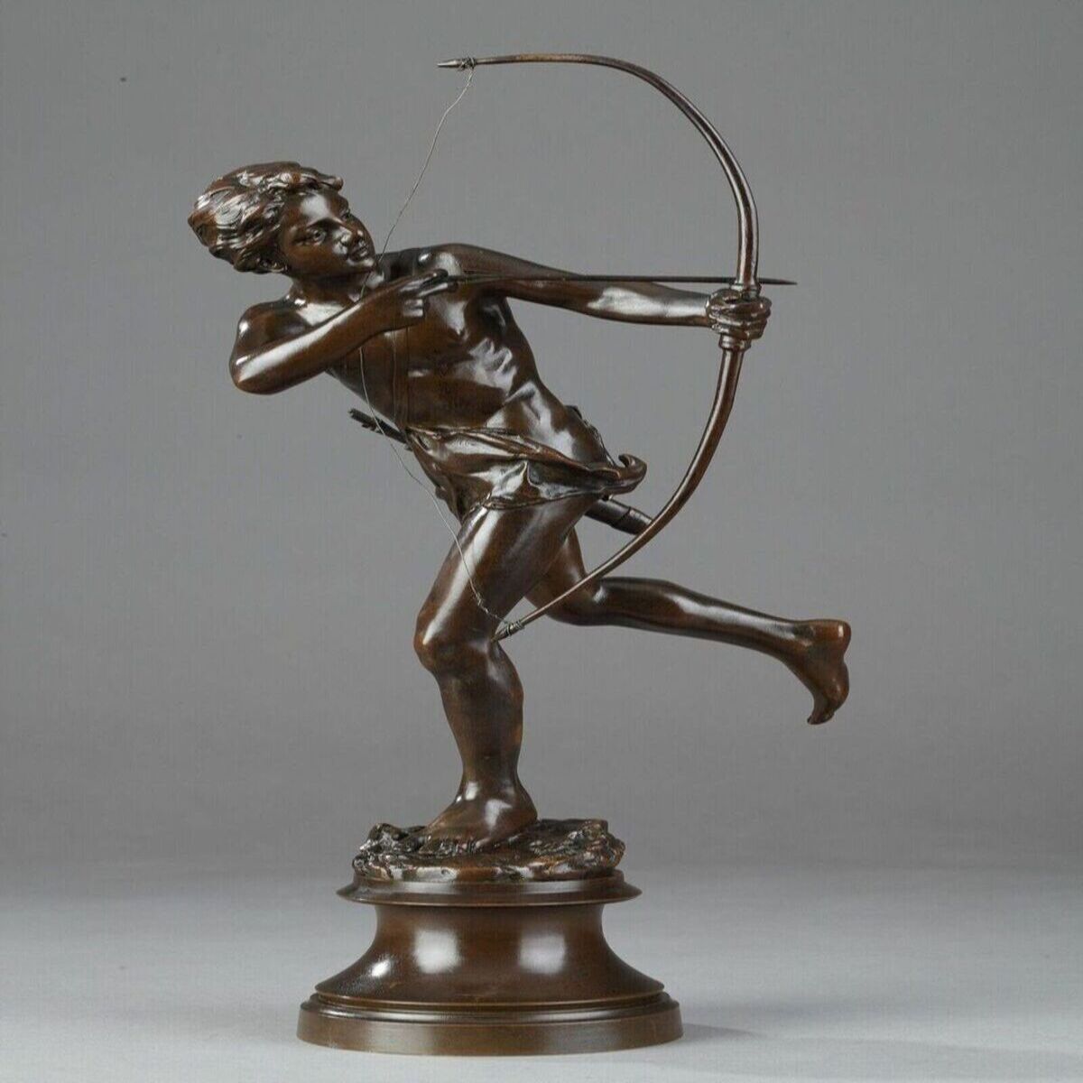 14-surprising-facts-about-the-young-archer-statue
