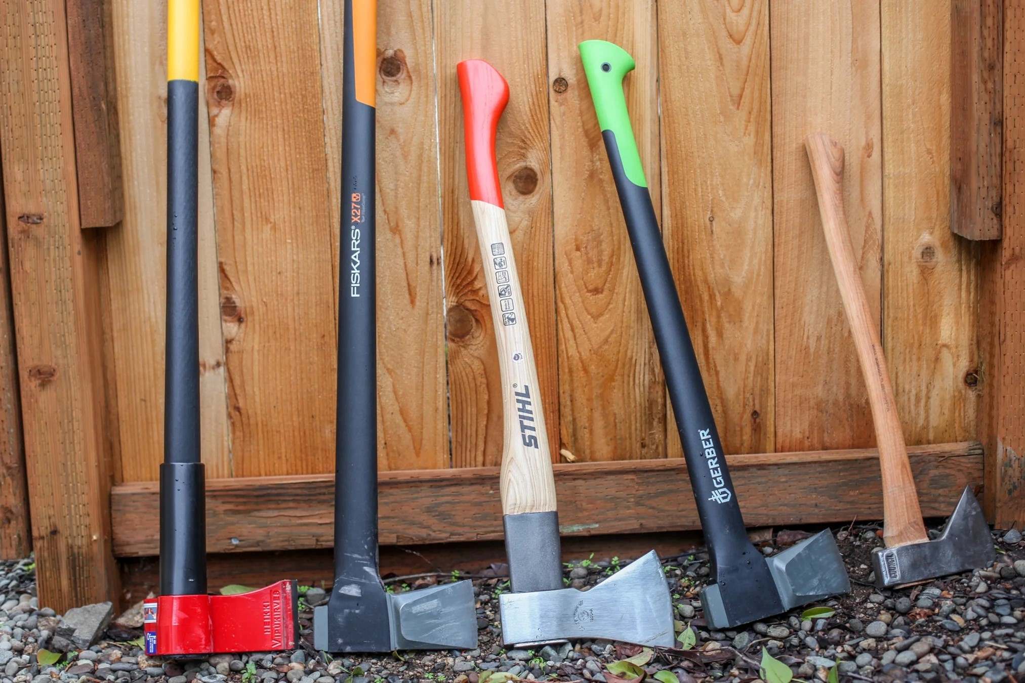 10-best-axes-for-chopping-wood