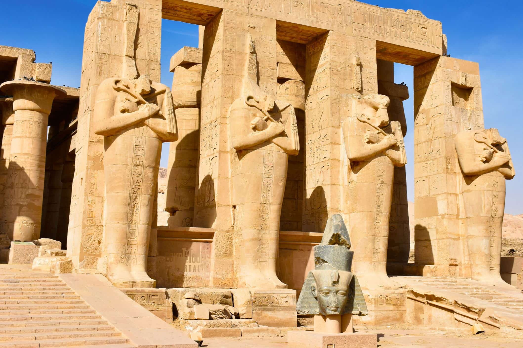 10-egyptian-temples-facts