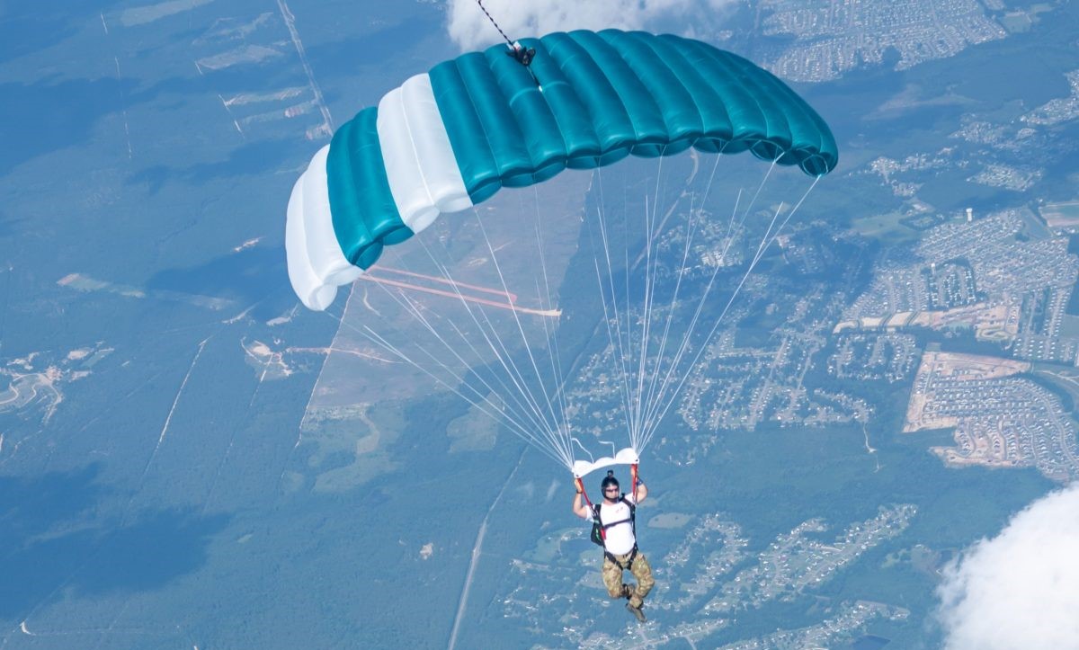 10-parachute-facts