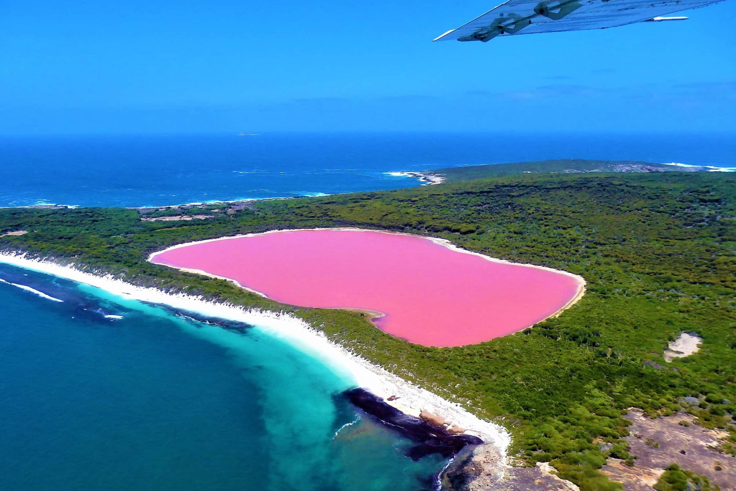 20-lake-hillier-facts