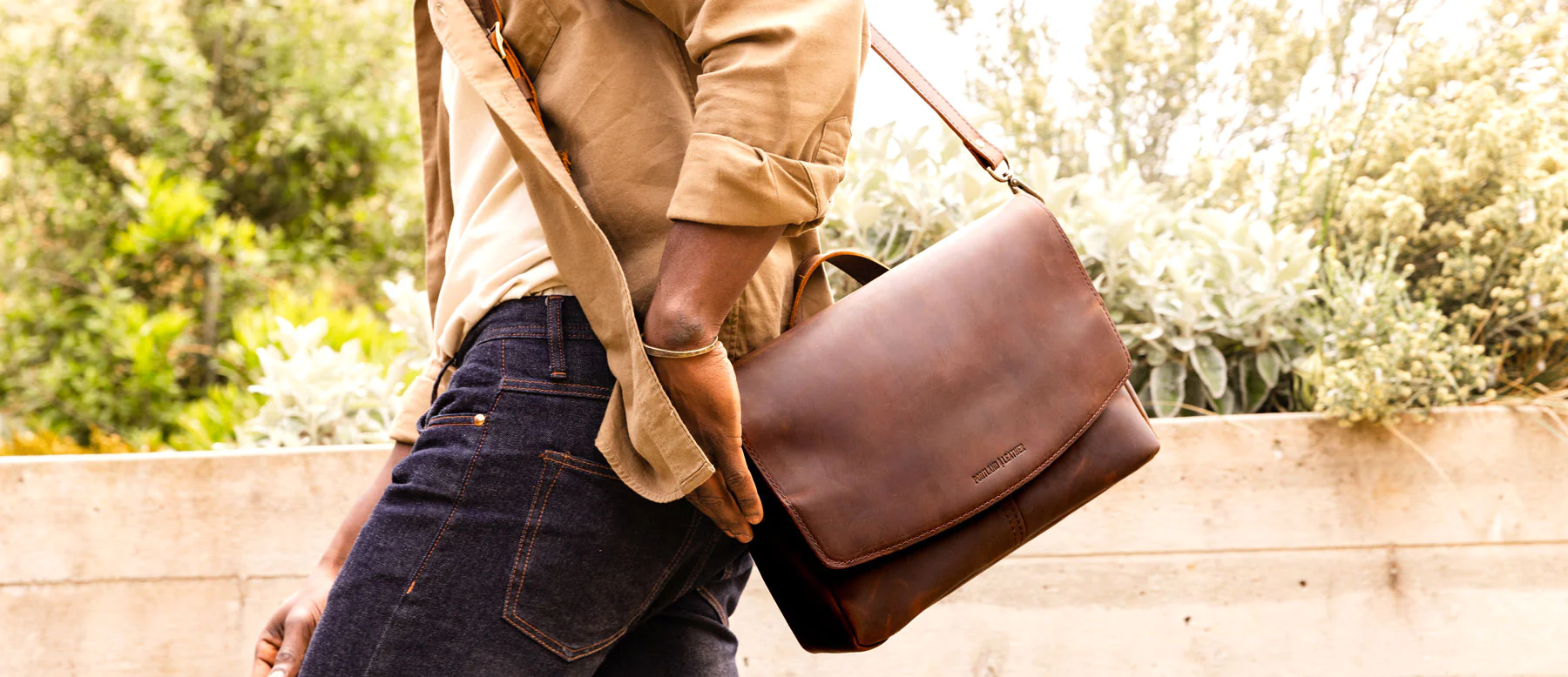 10 Best Messenger Bags For Men - Facts.net