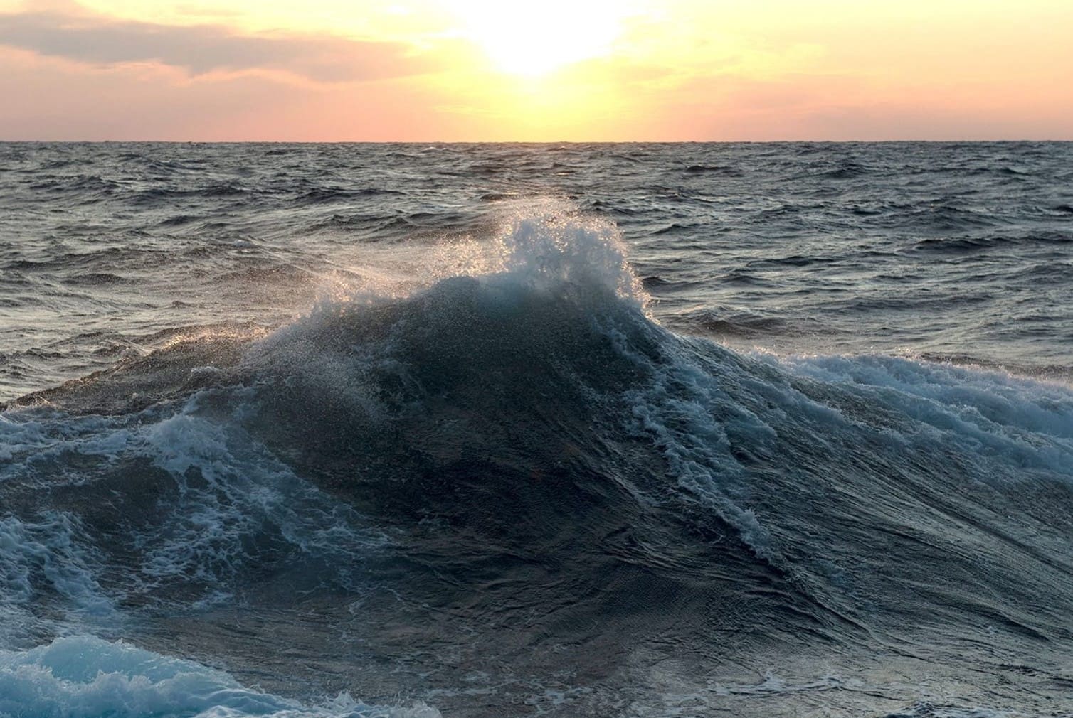 18-ocean-wave-facts