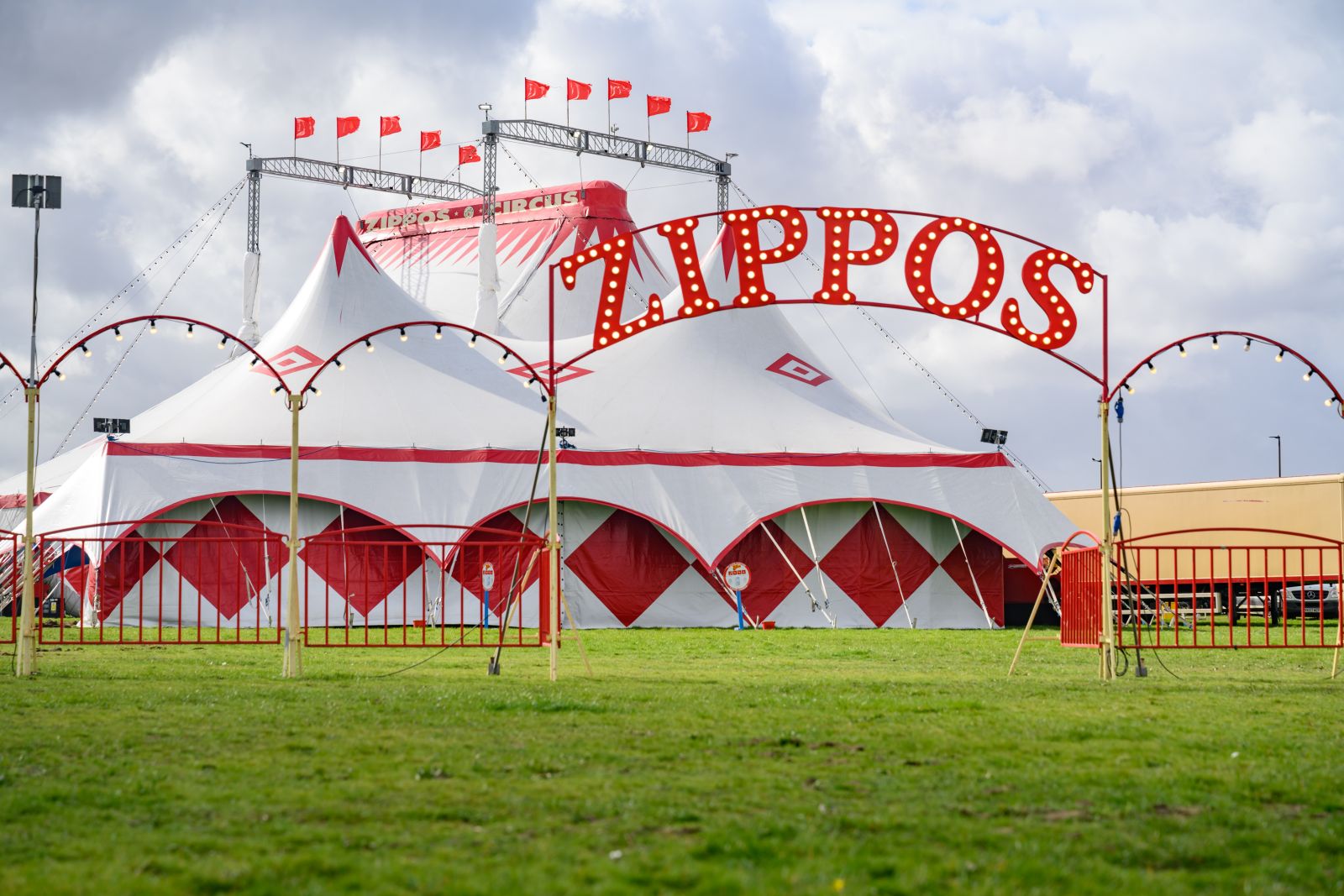 7-facts-you-must-know-about-zippos-circus