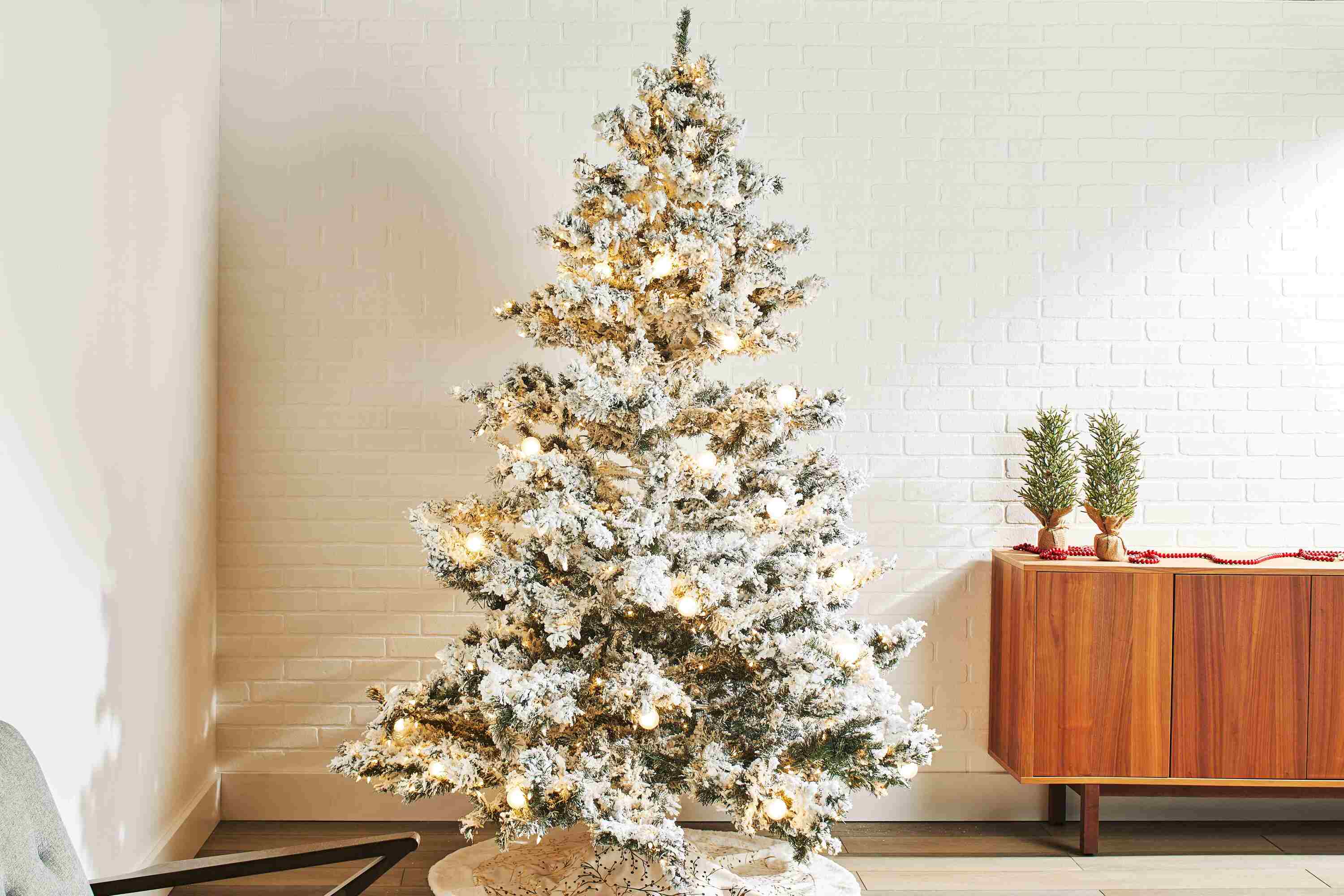 8 Best Artificial Christmas Tree