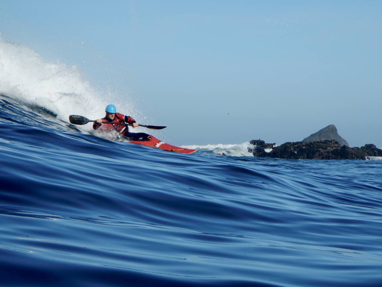 8-facts-you-must-know-about-surf-kayaking