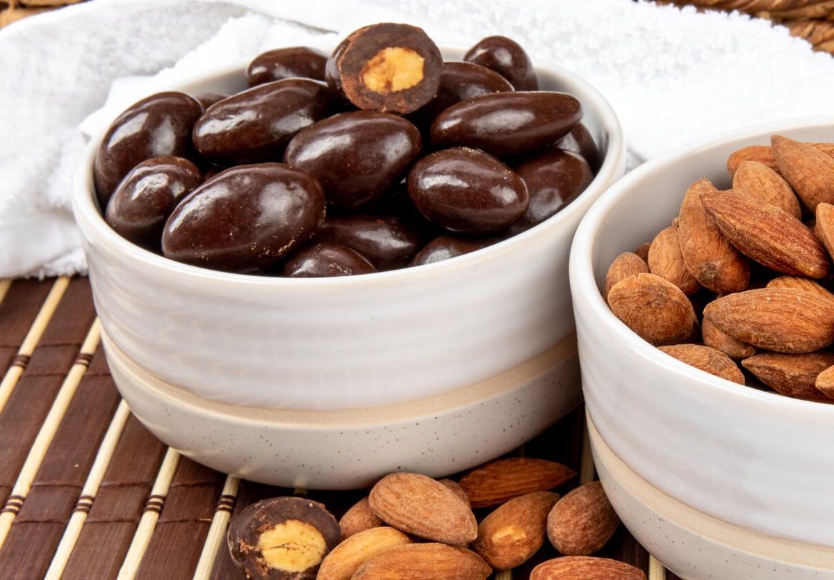 8-facts-about-national-chocolate-covered-cashews-day-april-21st