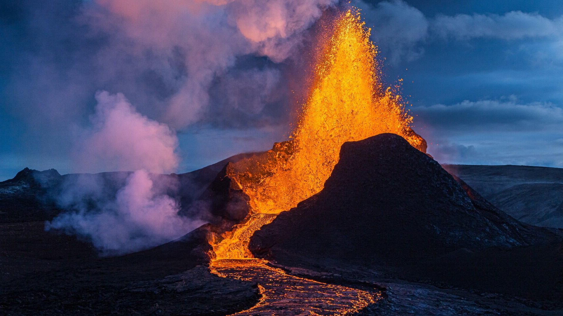 18-amazing-composite-volcano-facts
