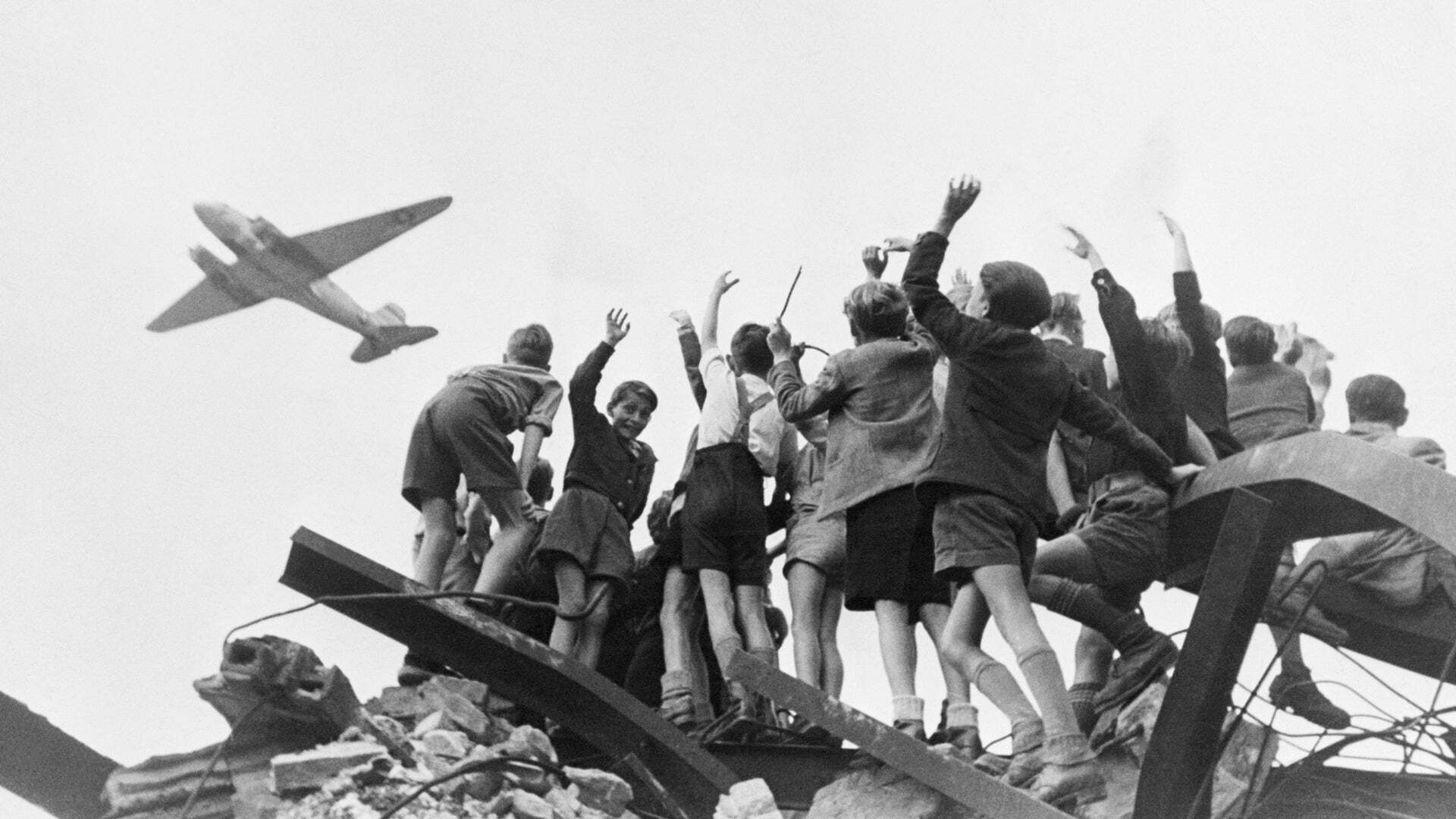 27 Amazing Facts About The Berlin Airlift - Facts.net