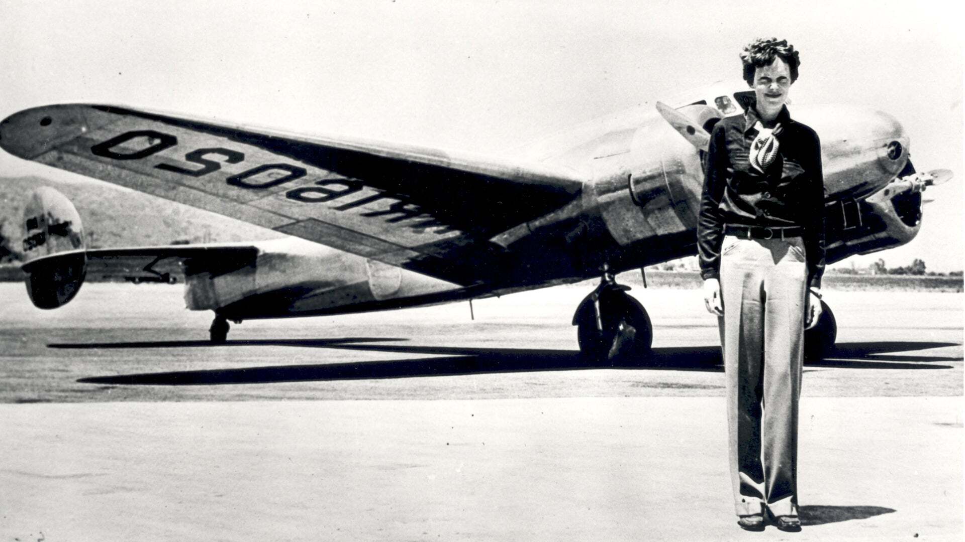 13 Facts About Amelia Earhart - Facts.net