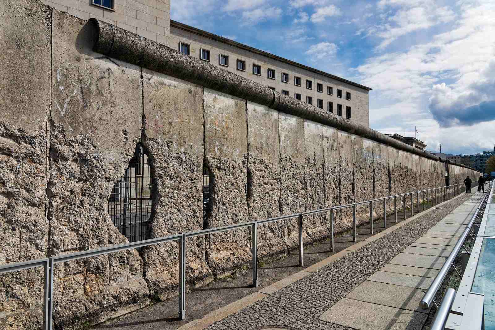 30-facts-about-the-wall