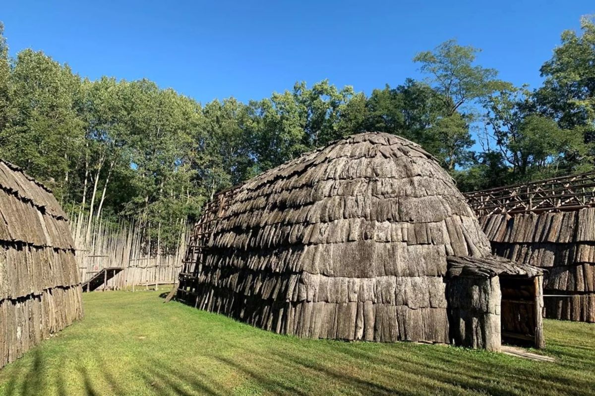 32-facts-about-iroquois-longhouse