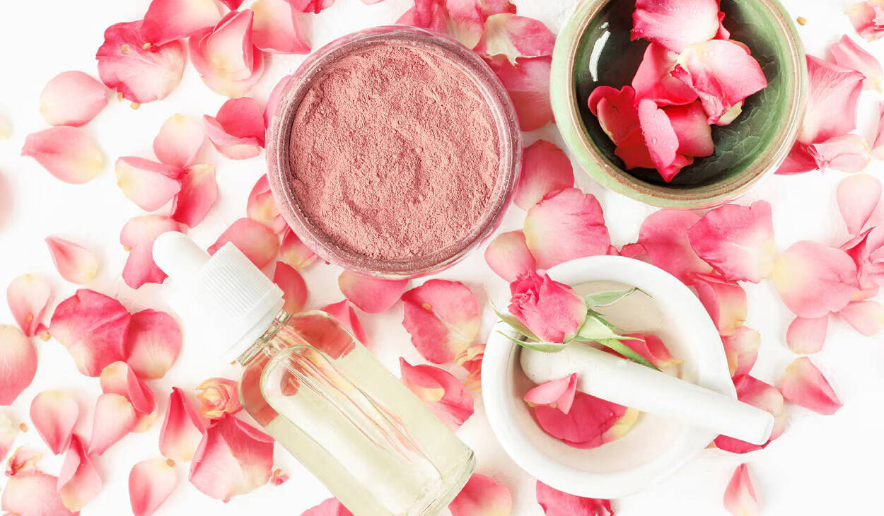 15-facts-about-rose-face-masks