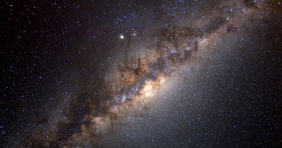 12-facts-about-galactic-chemical-abundance-patterns