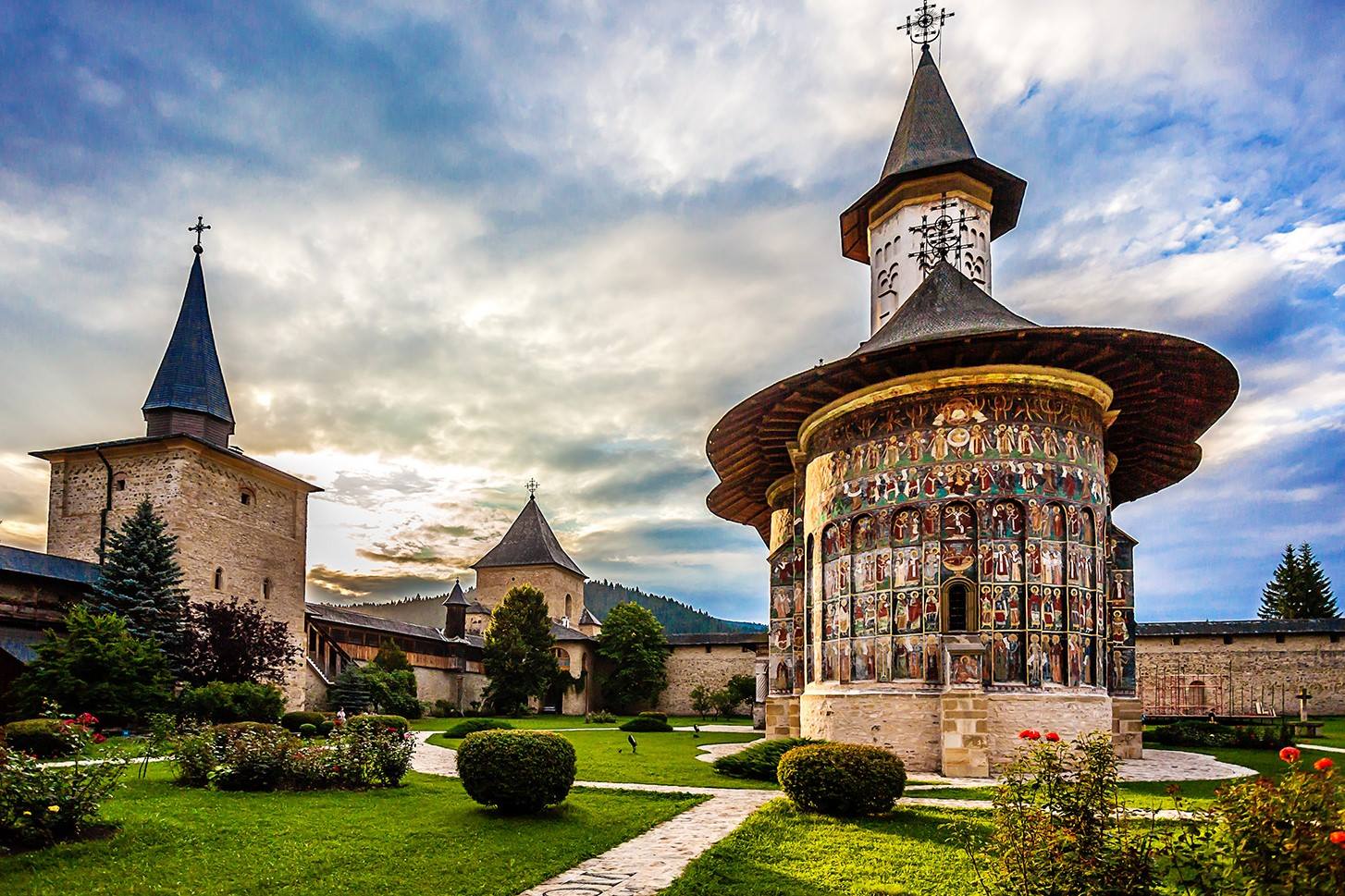 14-facts-about-sucevita-monastery