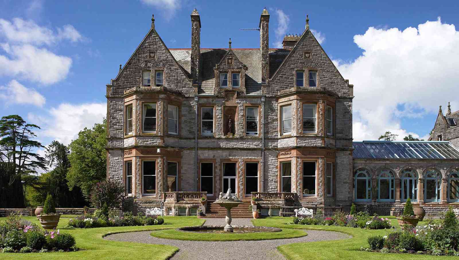 30-facts-about-haunted-castles