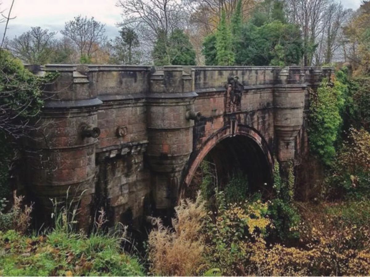 35-facts-about-overtoun-bridge