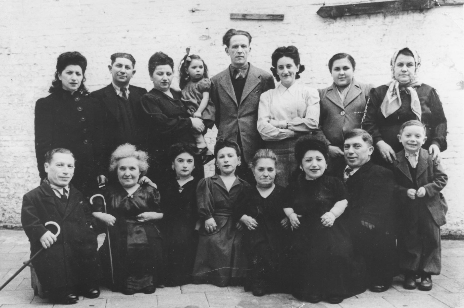 35-facts-about-ovitz-dwarfs-auschwitz