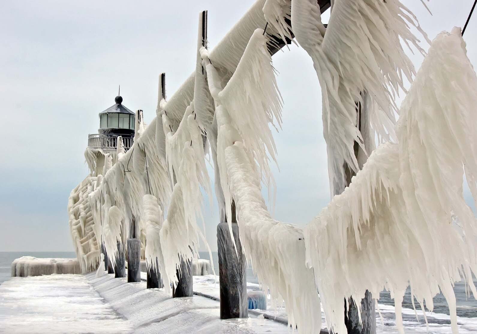 38-facts-about-frozen-lighthouses