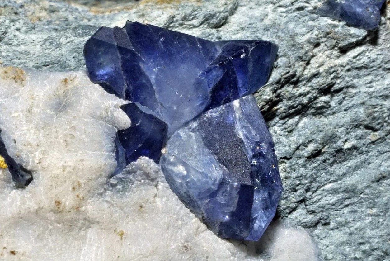 50-facts-about-benitoite