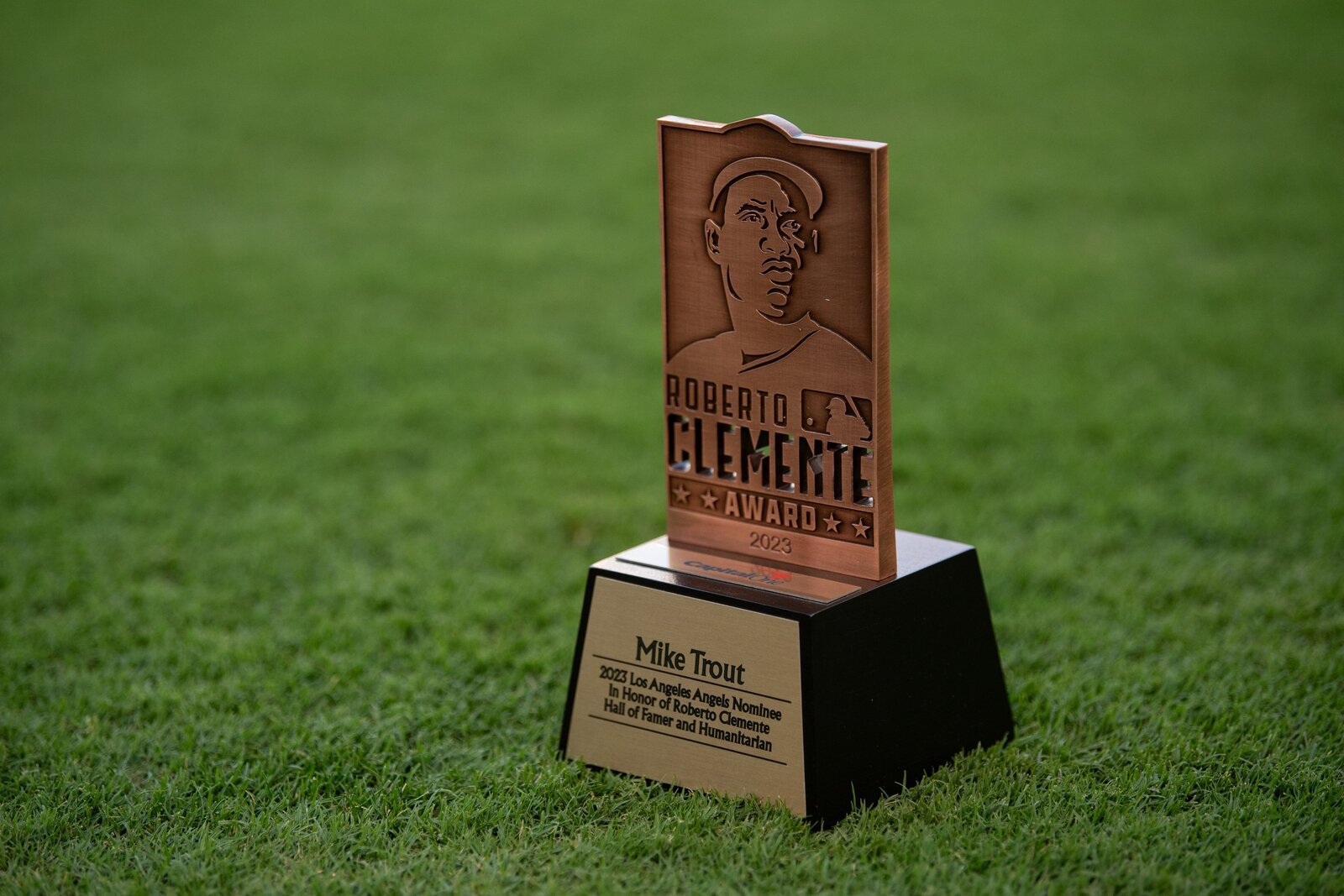 28-facts-about-the-roberto-clemente-award