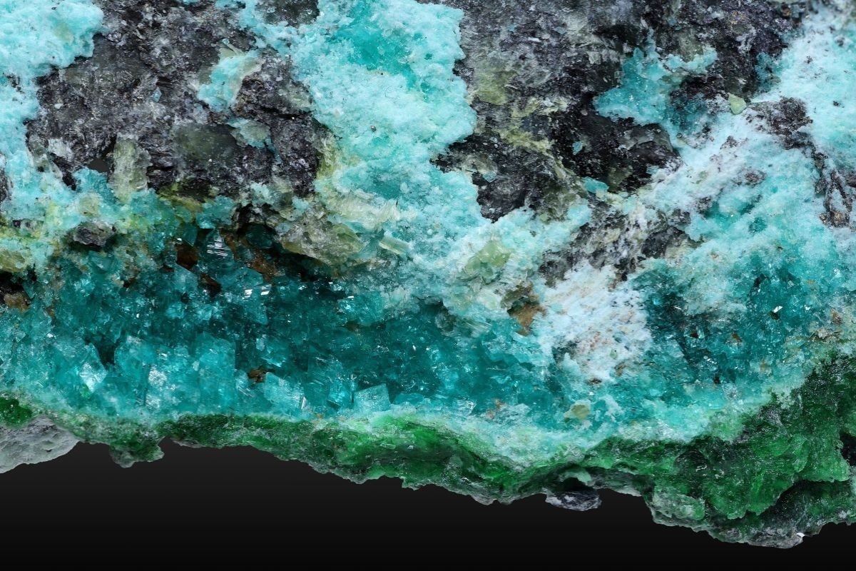 30-facts-about-hellyerite