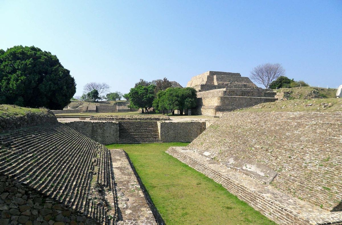 37-facts-about-maya-ball-court-chamber-mexico