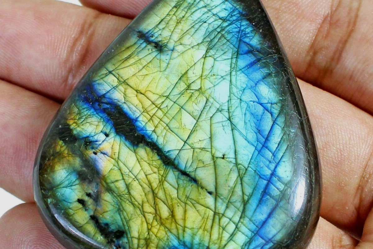 50-facts-about-labradorite