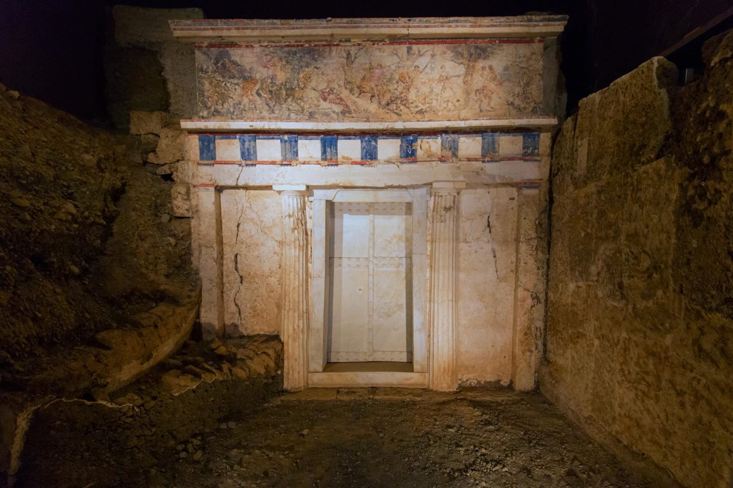 35-facts-about-ancient-tomb-aegae