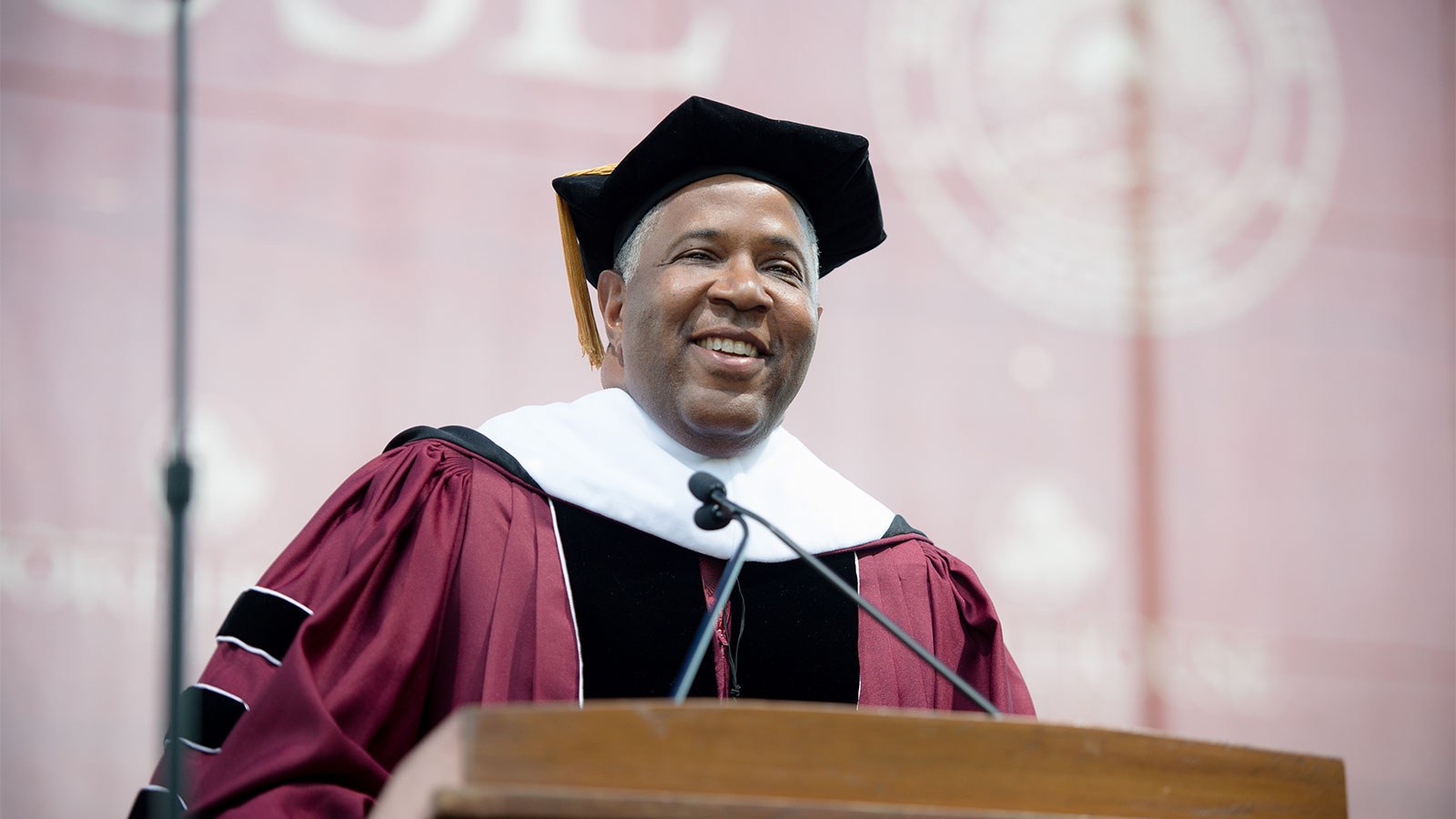 35-facts-about-commencement-speeches