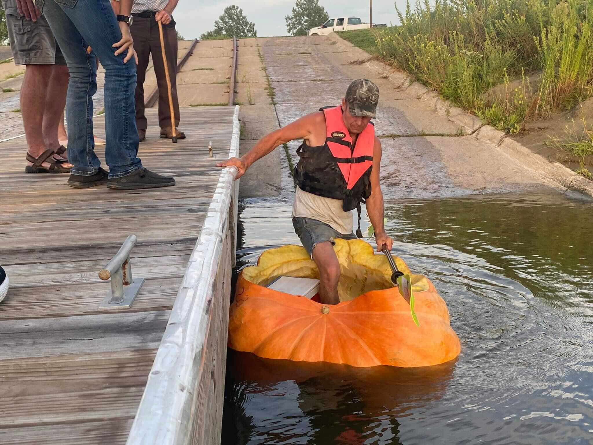 35-facts-about-duane-hansen-pumpkin-boat