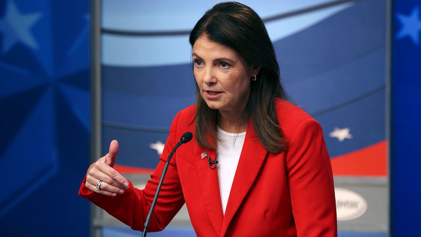 35-facts-about-kelly-ayotte