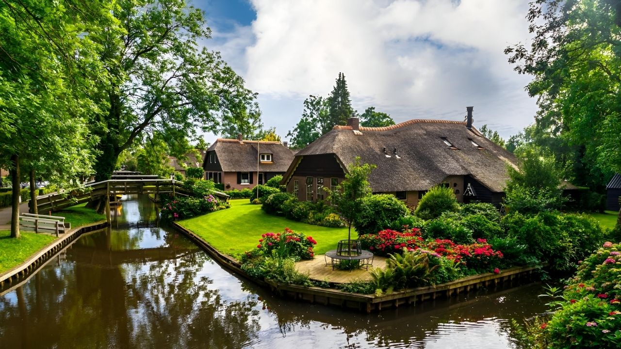 37-facts-about-giethoorn