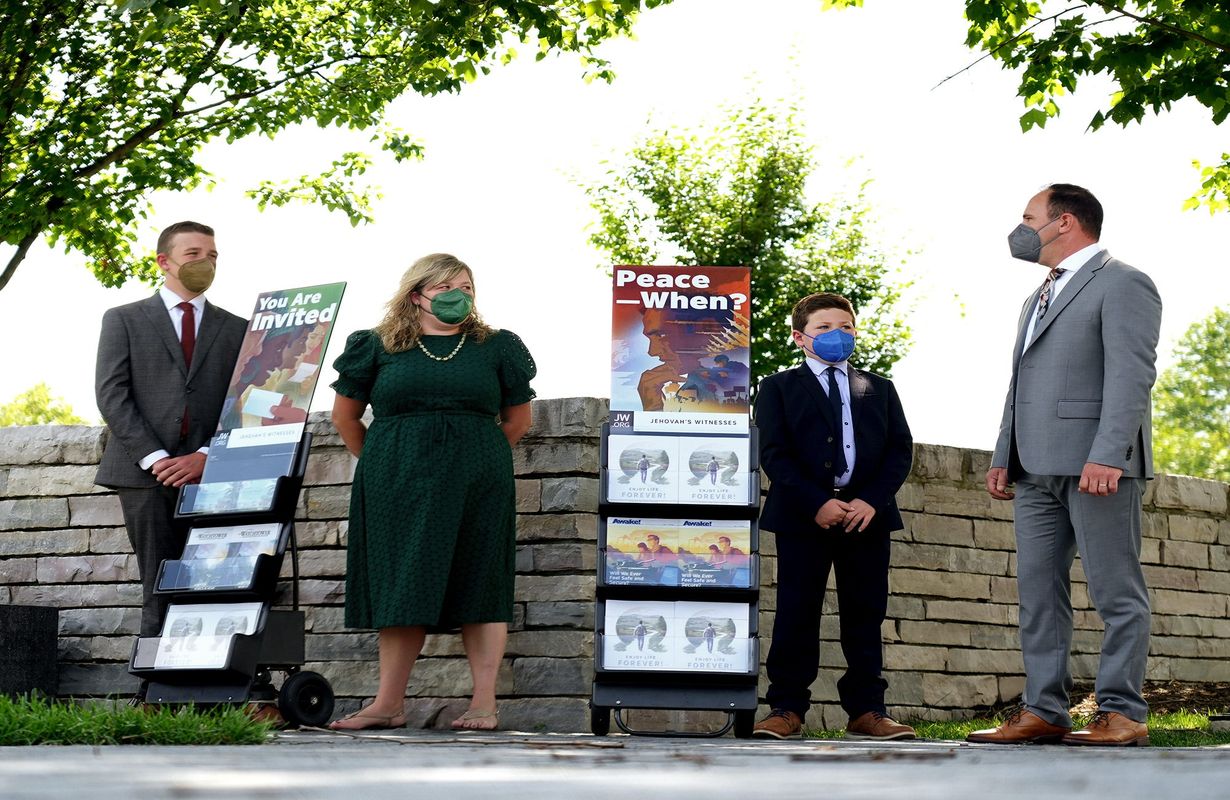 30 Facts About Jehovahs Witnesses 