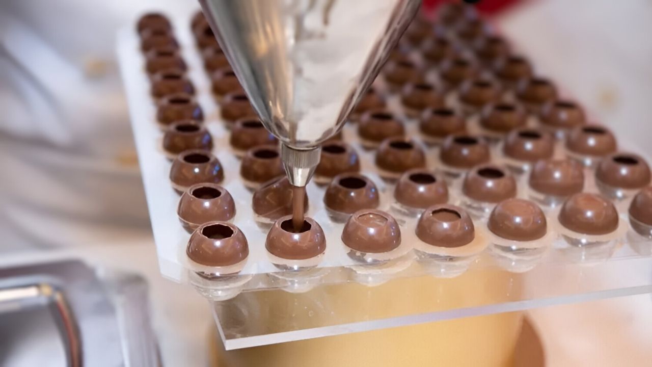 36-facts-about-olten-lindt-factory