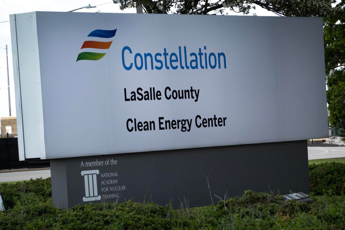 18-facts-about-ceg-stock-constellation-energy