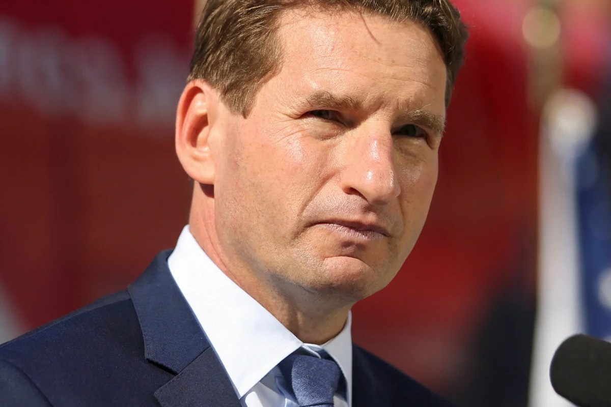 20-political-facts-about-dean-phillips