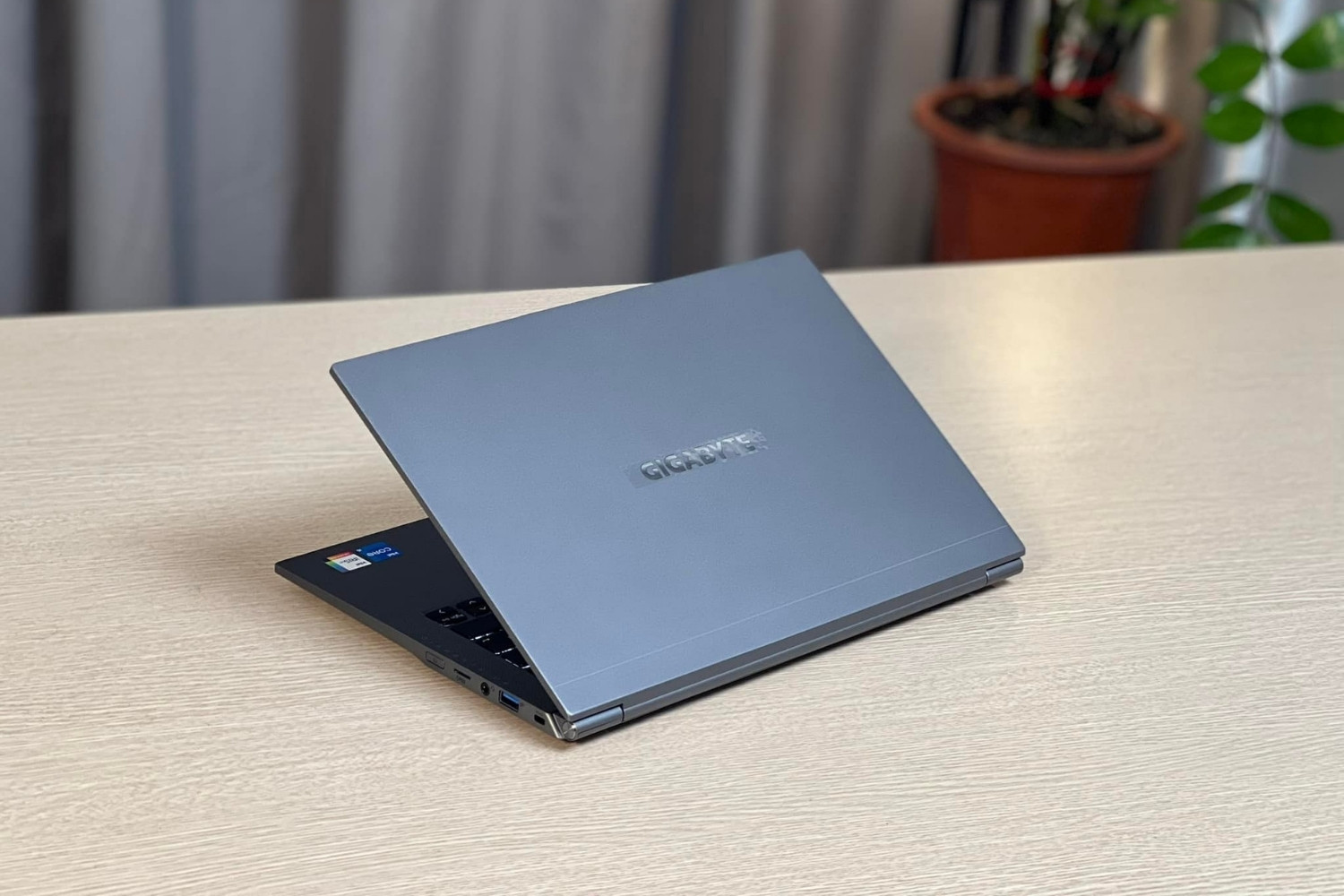 37-facts-about-gigabyte-u4-ud