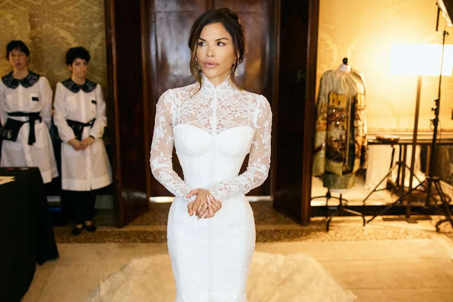 15-facts-about-lauren-sanchezs-wedding-dress
